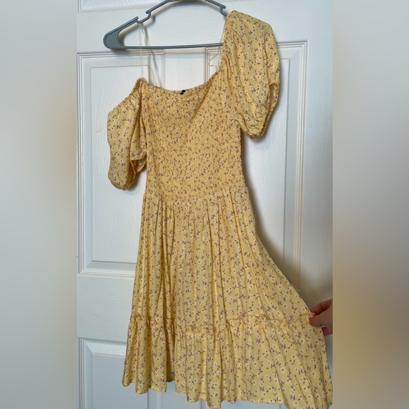 Pastel Yellow Dress - Picture 2 of 3